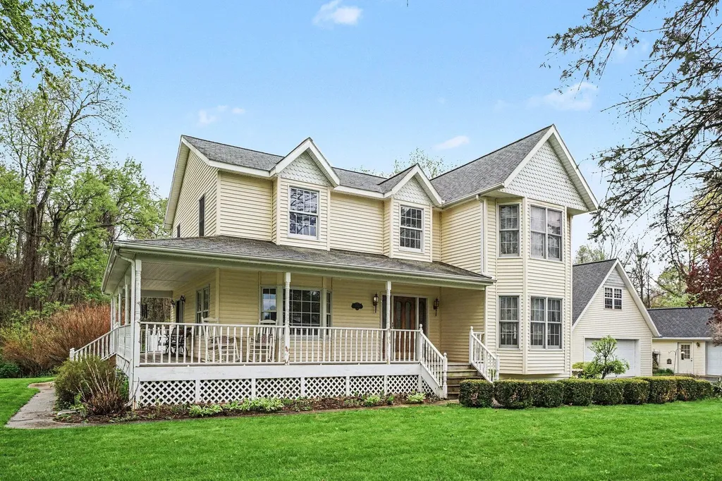 4961 Beechwood Drive Hope Township MI 49046