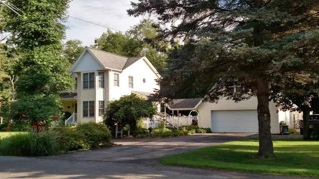 4961 Beechwood Drive Hope Township MI 49046
