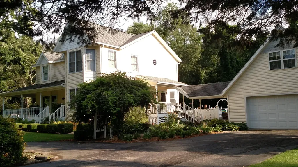 4961 Beechwood Drive Hope Township MI 49046