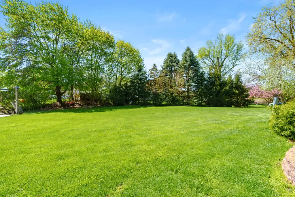51545 Summit Street Paw Paw Township MI 49079