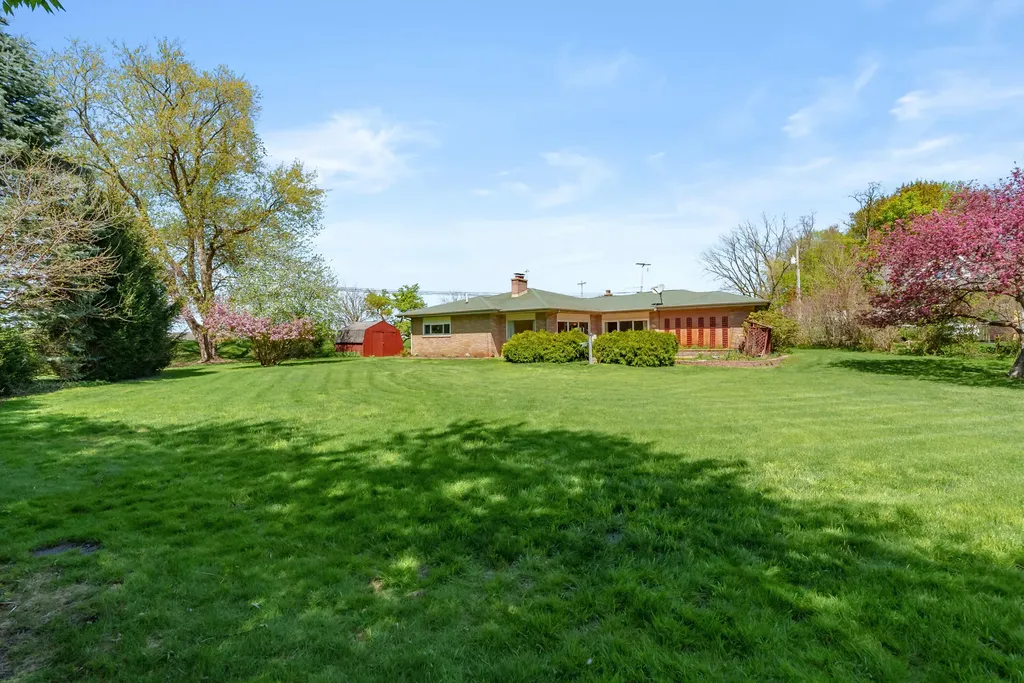 51545 Summit Street Paw Paw Township MI 49079