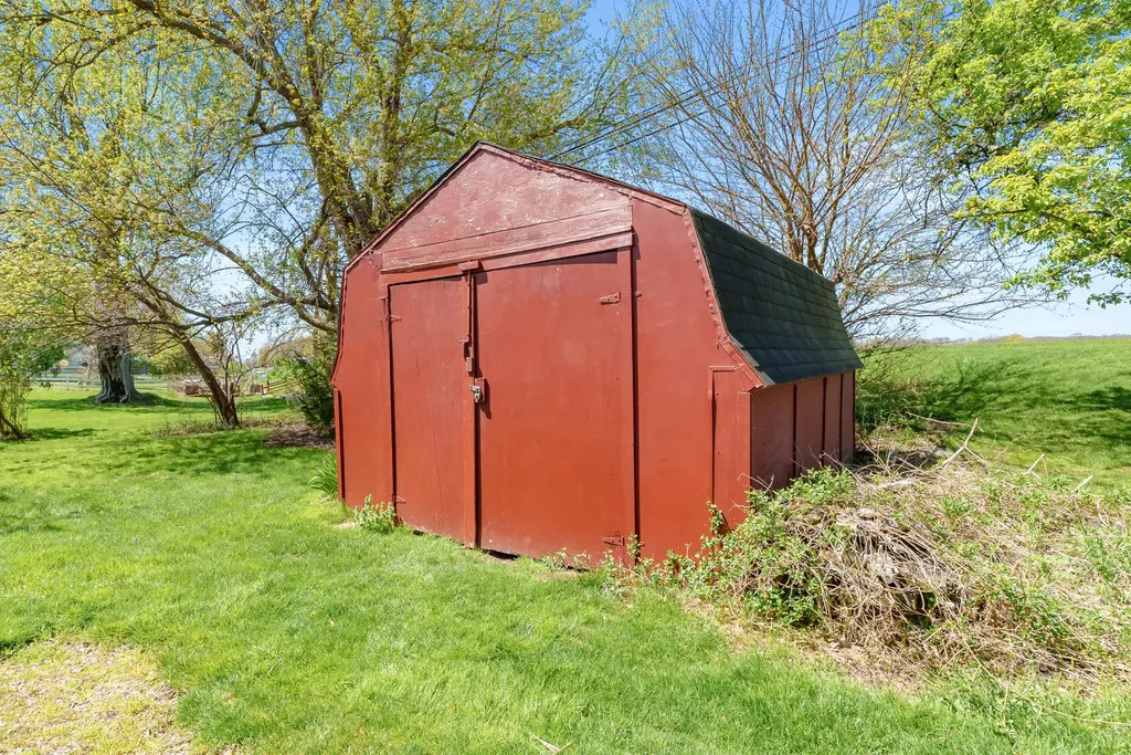 51545 Summit Street Paw Paw Township MI 49079