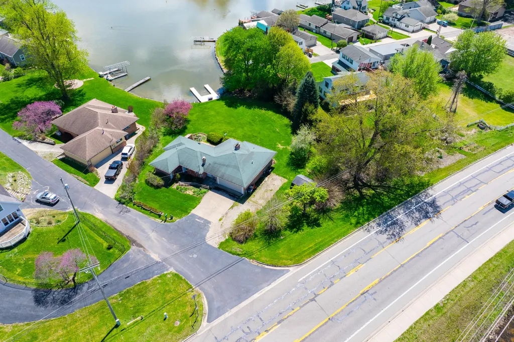 51545 Summit Street Paw Paw Township MI 49079
