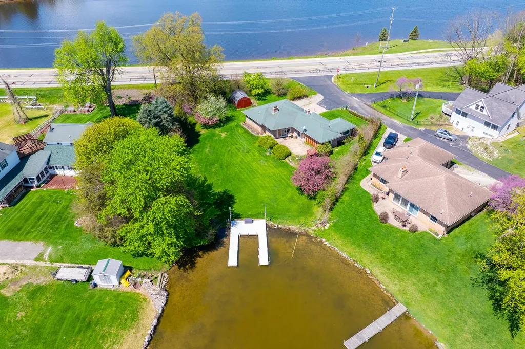 51545 Summit Street Paw Paw Township MI 49079