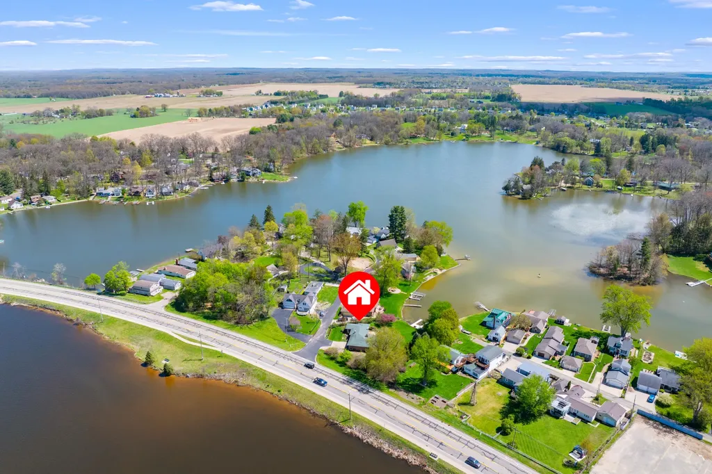 51545 Summit Street Paw Paw Township MI 49079