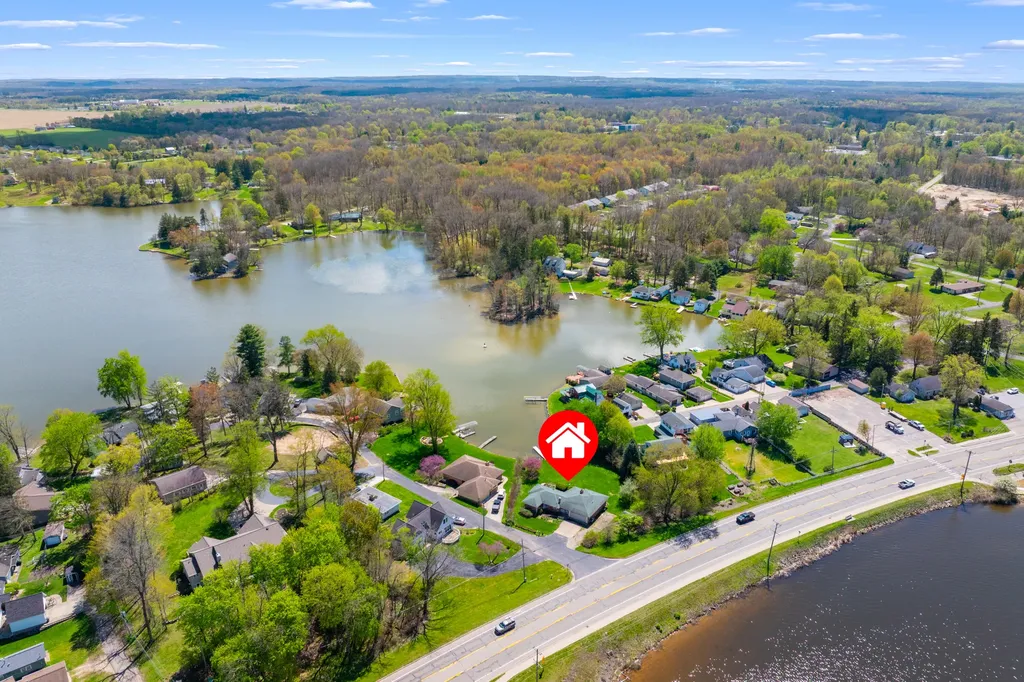 51545 Summit Street Paw Paw Township MI 49079