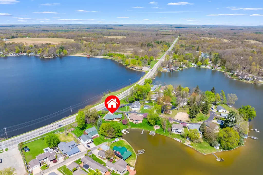 51545 Summit Street Paw Paw Township MI 49079