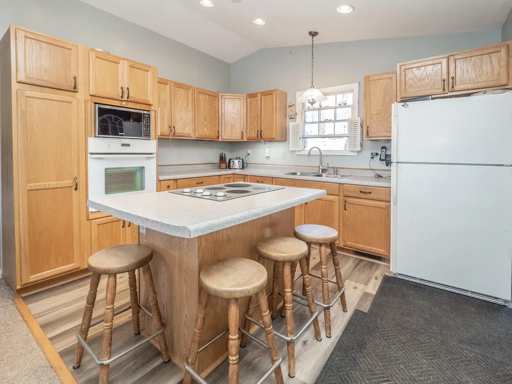 11915 Lakeway Street Prairieville Township MI 49080