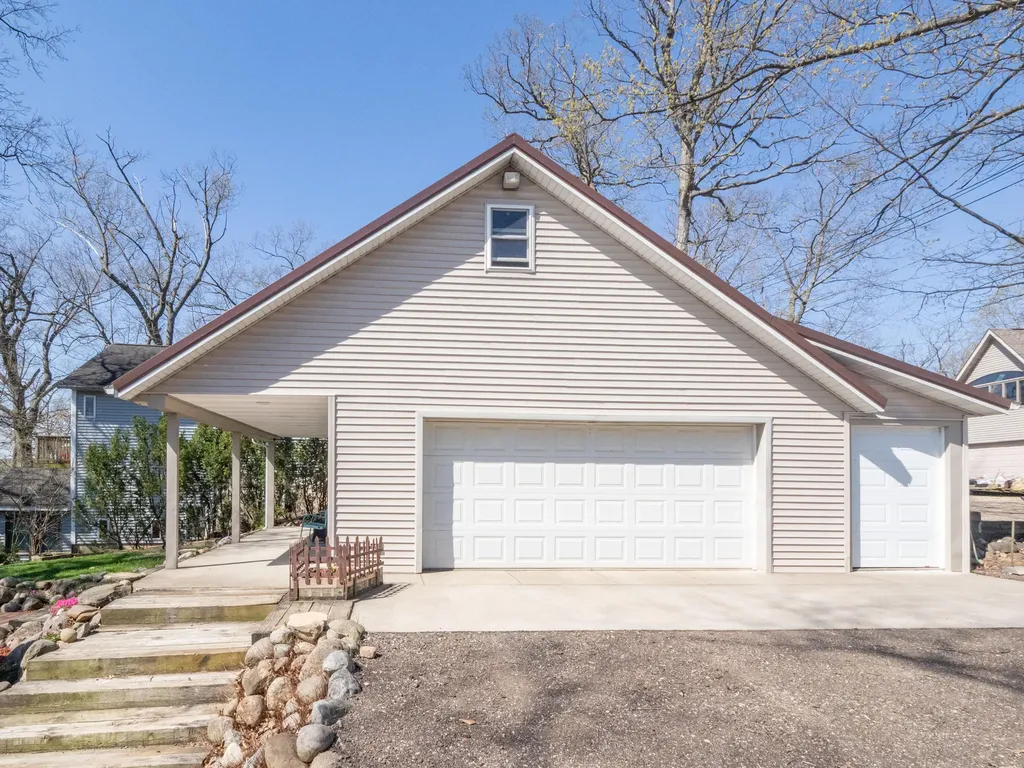 11915 Lakeway Street Prairieville Township MI 49080