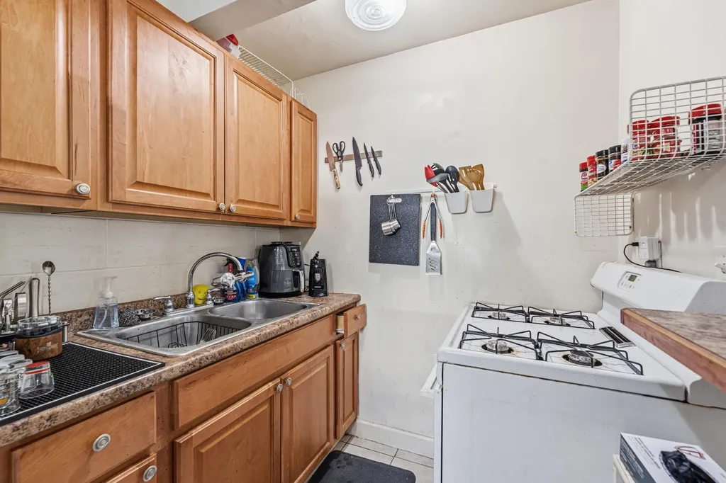 411 Stanwood Street Kalamazoo City MI 49006