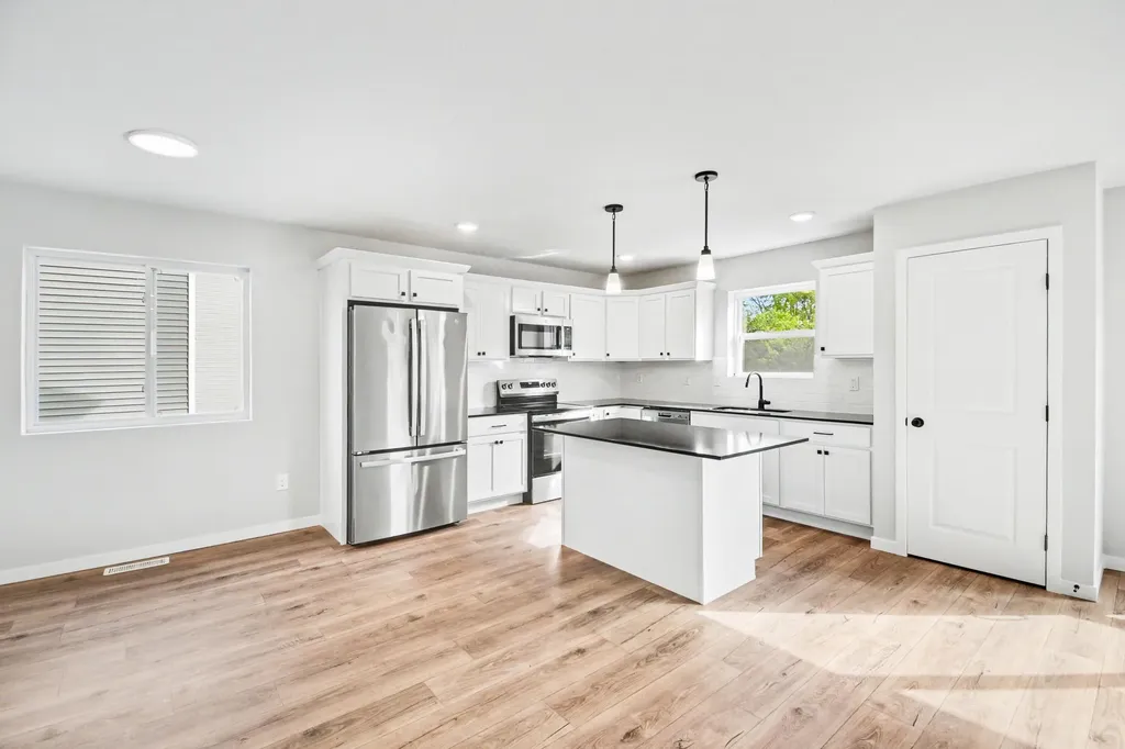 58370 Swenson Street Mattawan Village MI 49071