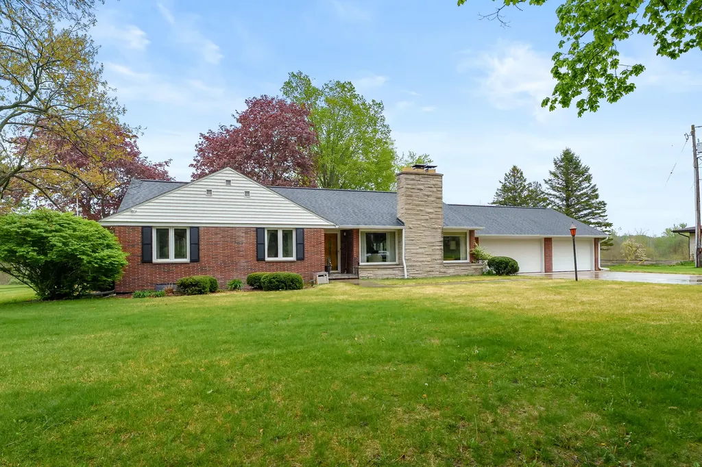 10320 Douglas Avenue Cooper Charter Township MI 49080