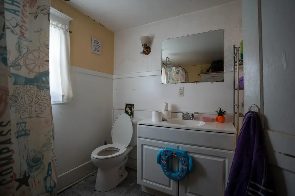 1525 W Saginaw Street Lansing City MI 48915