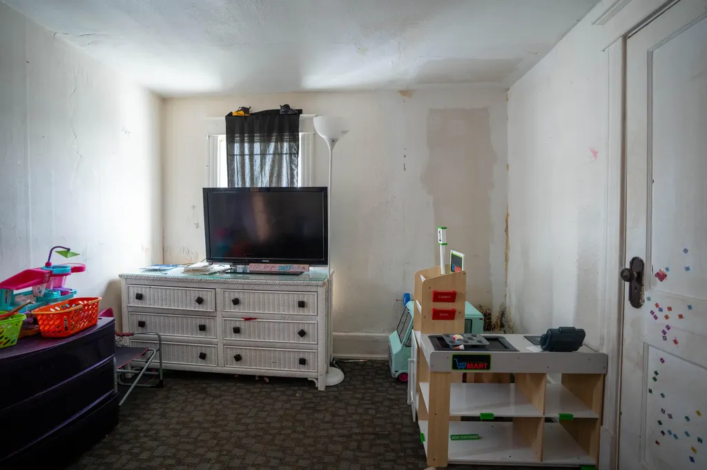 1525 W Saginaw Street Lansing City MI 48915