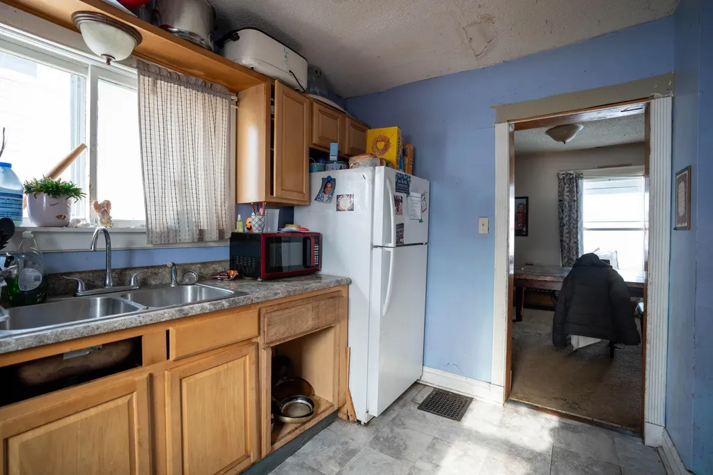 1525 W Saginaw Street Lansing City MI 48915