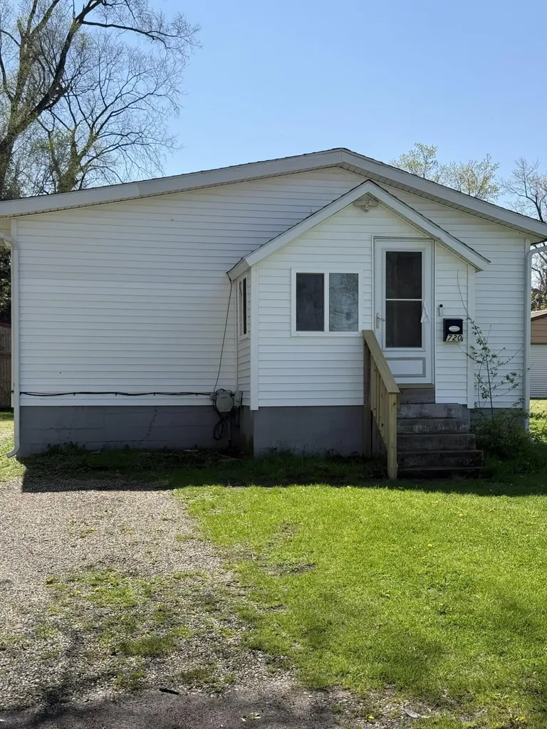 720 Ray Street Kalamazoo City MI 49048
