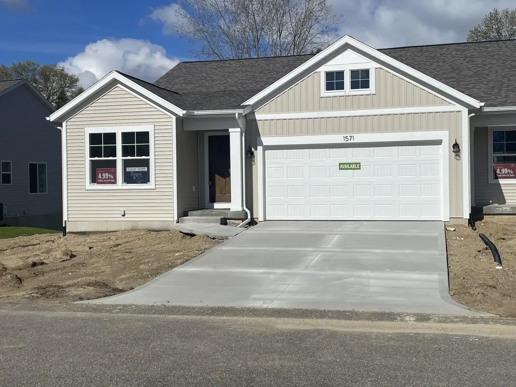 1571 N Village Circle Oshtemo Charter Township MI 49009