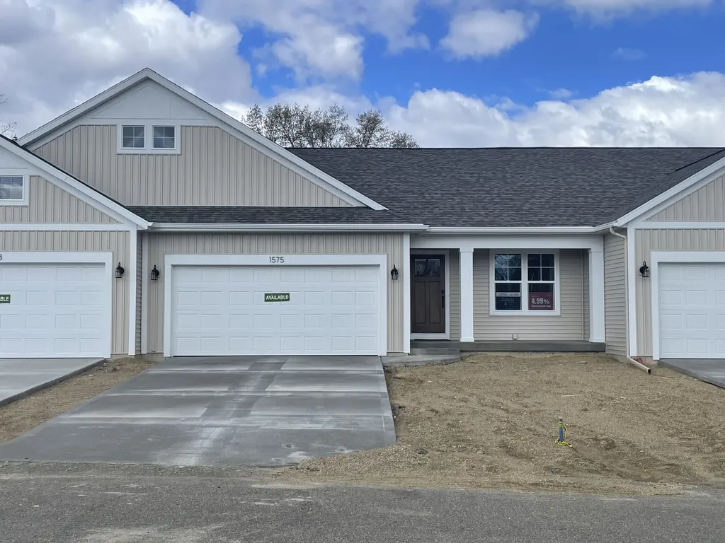 1575 N Village Circle Oshtemo Charter Township MI 49009