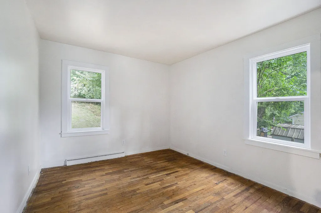 1042 E Mosel Avenue Kalamazoo Charter Township MI 49004