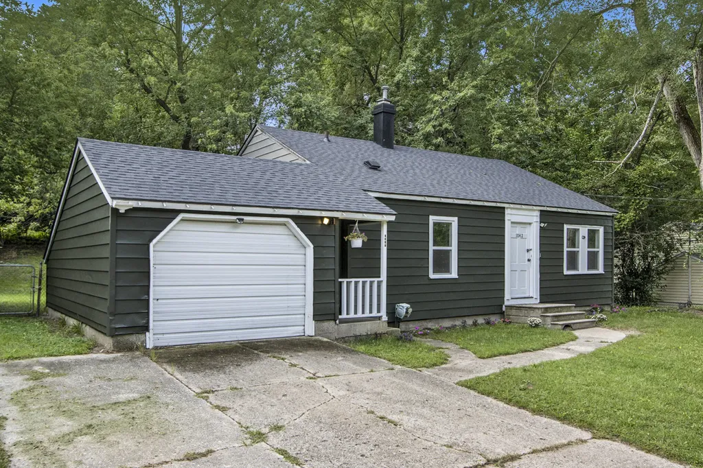 1042 E Mosel Avenue Kalamazoo Charter Township MI 49004