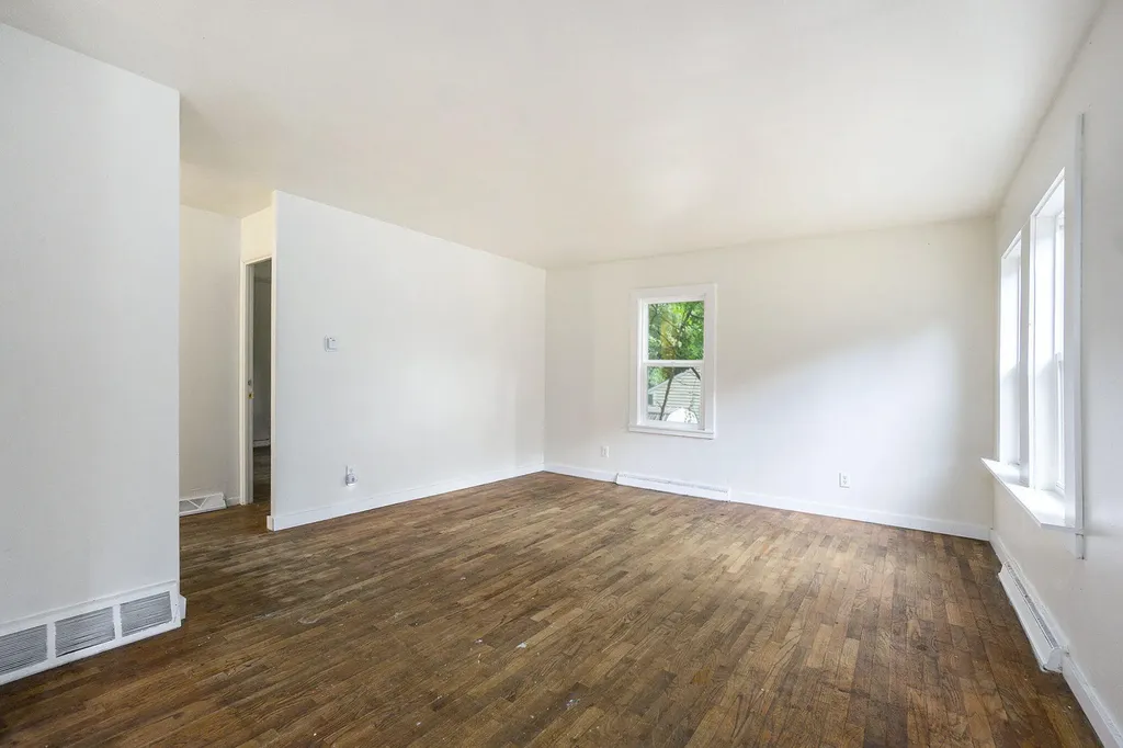 1042 E Mosel Avenue Kalamazoo Charter Township MI 49004