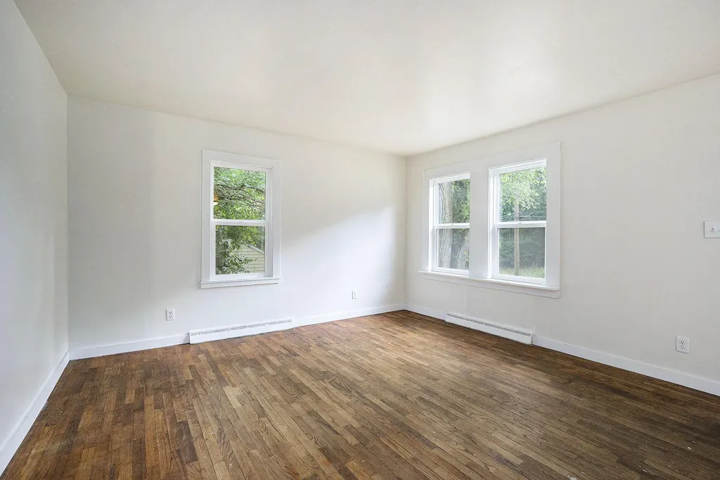 1042 E Mosel Avenue Kalamazoo Charter Township MI 49004