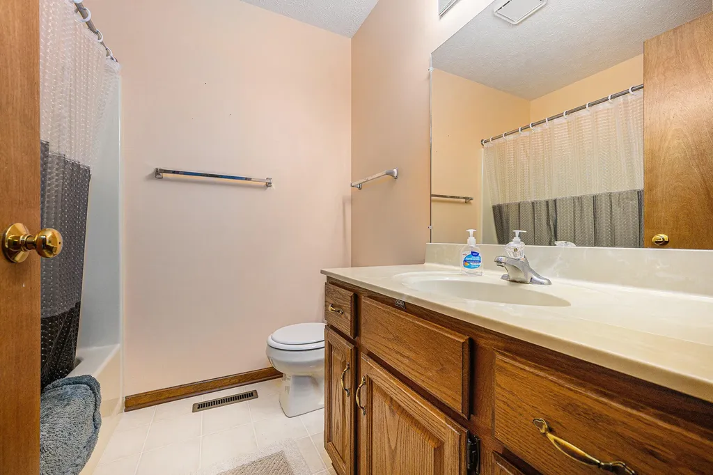 4886 Weston Avenue Kalamazoo Charter Township MI 49006