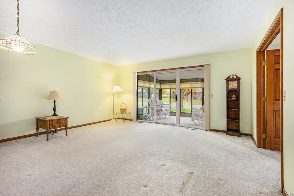 4886 Weston Avenue Kalamazoo Charter Township MI 49006