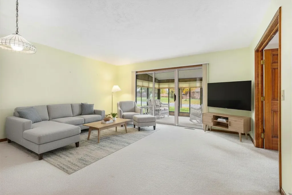 4886 Weston Avenue Kalamazoo Charter Township MI 49006