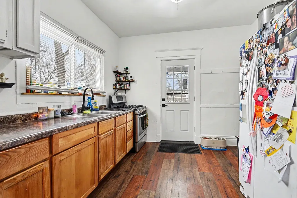 923 Jackson Street Kalamazoo City MI 49001