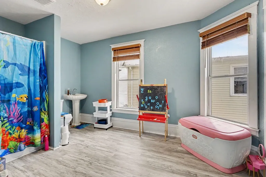 923 Jackson Street Kalamazoo City MI 49001