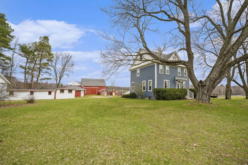 5233 124th Avenue Manlius Township MI 49408