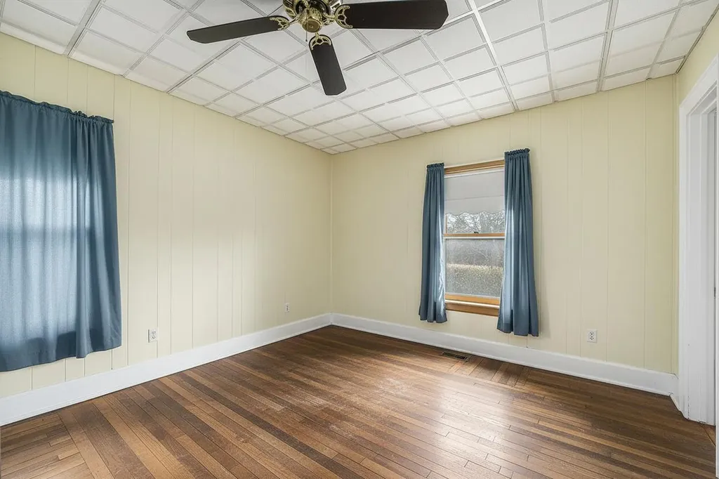 5233 124th Avenue Manlius Township MI 49408