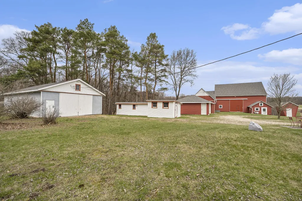 5233 124th Avenue Manlius Township MI 49408