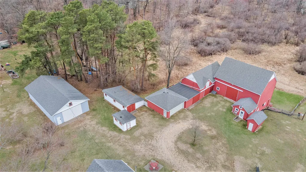 5233 124th Avenue Manlius Township MI 49408