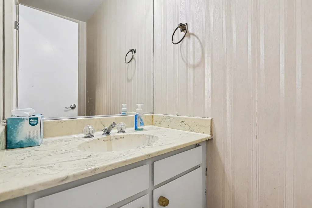 209 Paisley Court Kalamazoo Charter Township MI 49007