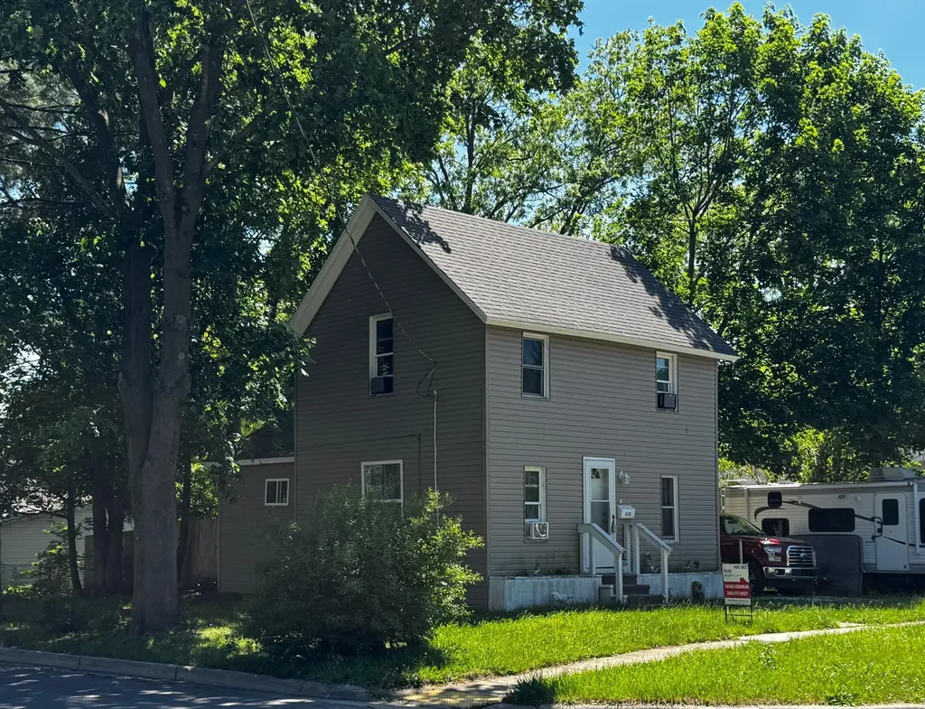 620 E Green Street Marshall City MI 49068