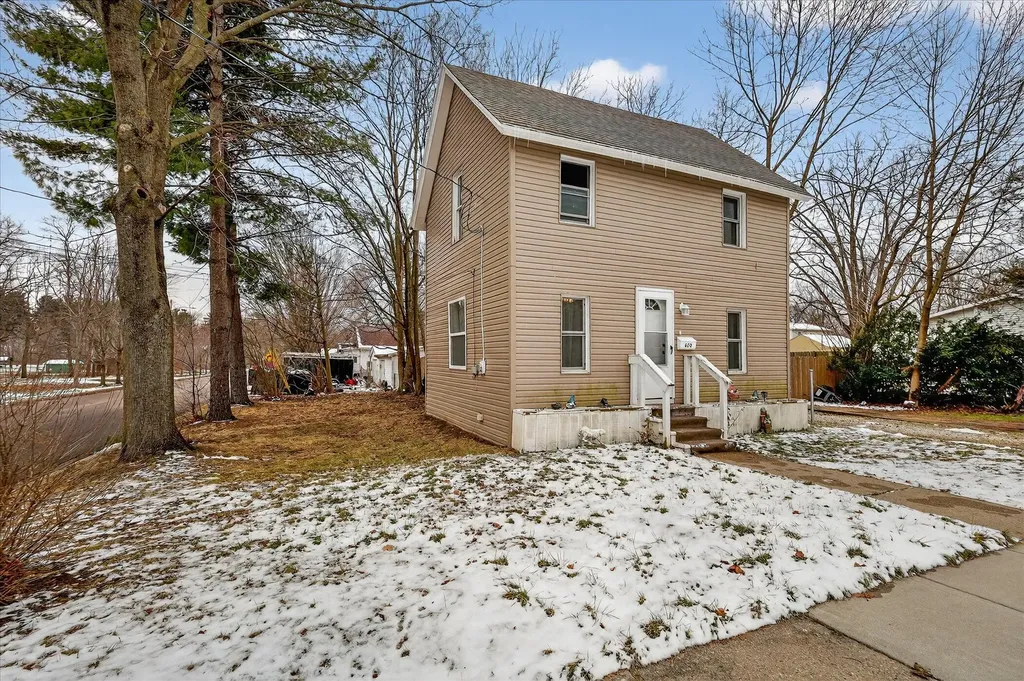 620 E Green Street Marshall City MI 49068