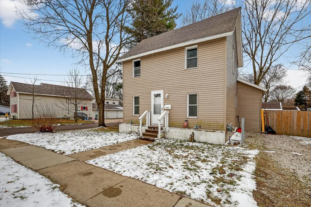 620 E Green Street Marshall City MI 49068
