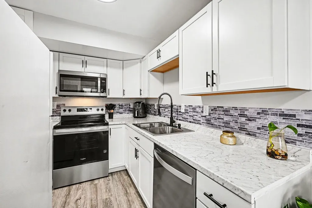 3407 Kenbrooke Court Kalamazoo City MI 49006