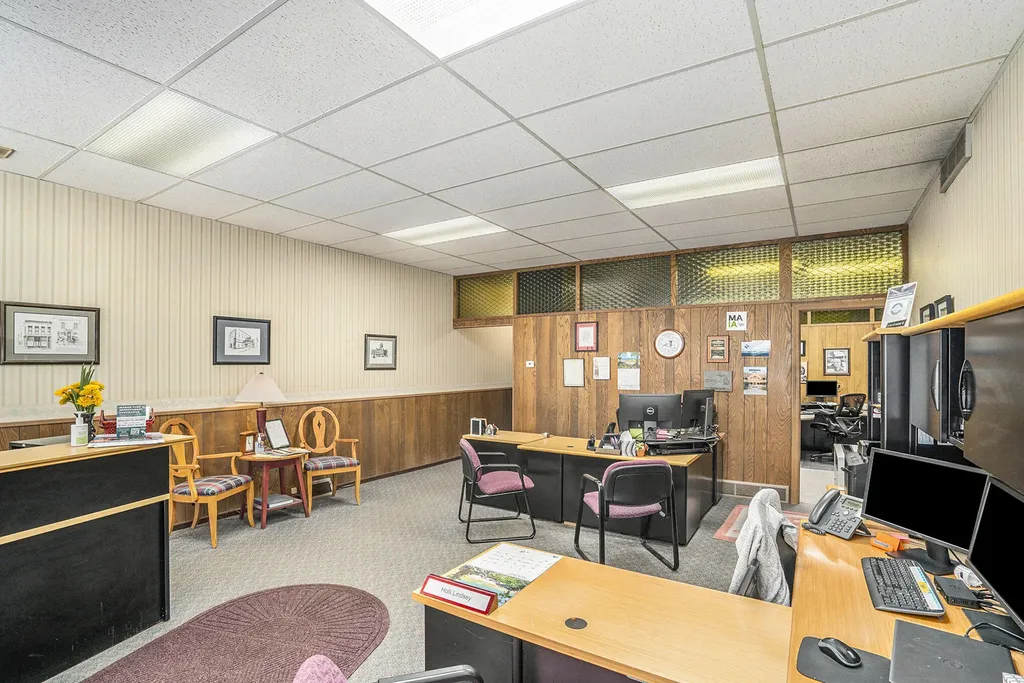 110 106 Locust Street Allegan City MI 49010