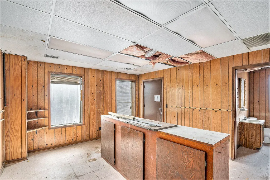 110 106 Locust Street Allegan City MI 49010