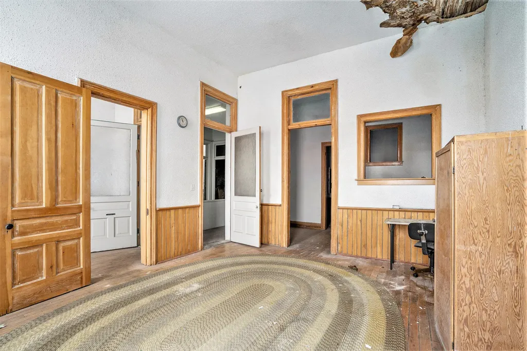 110 106 Locust Street Allegan City MI 49010