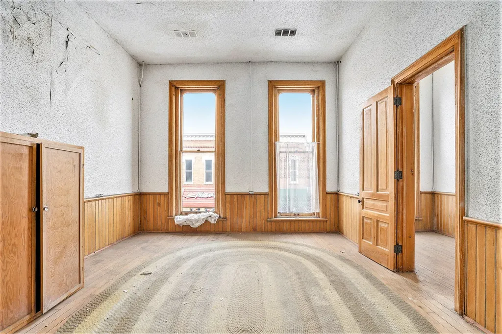 110 106 Locust Street Allegan City MI 49010