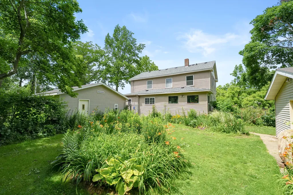 35553 M 43 Waverly Township MI 49079