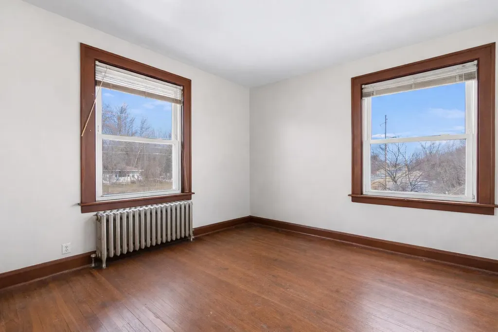 35553 M 43 Waverly Township MI 49079