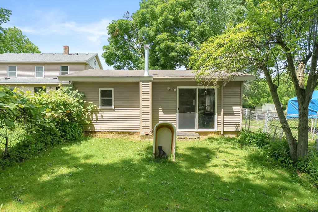 35553 M 43 Waverly Township MI 49079