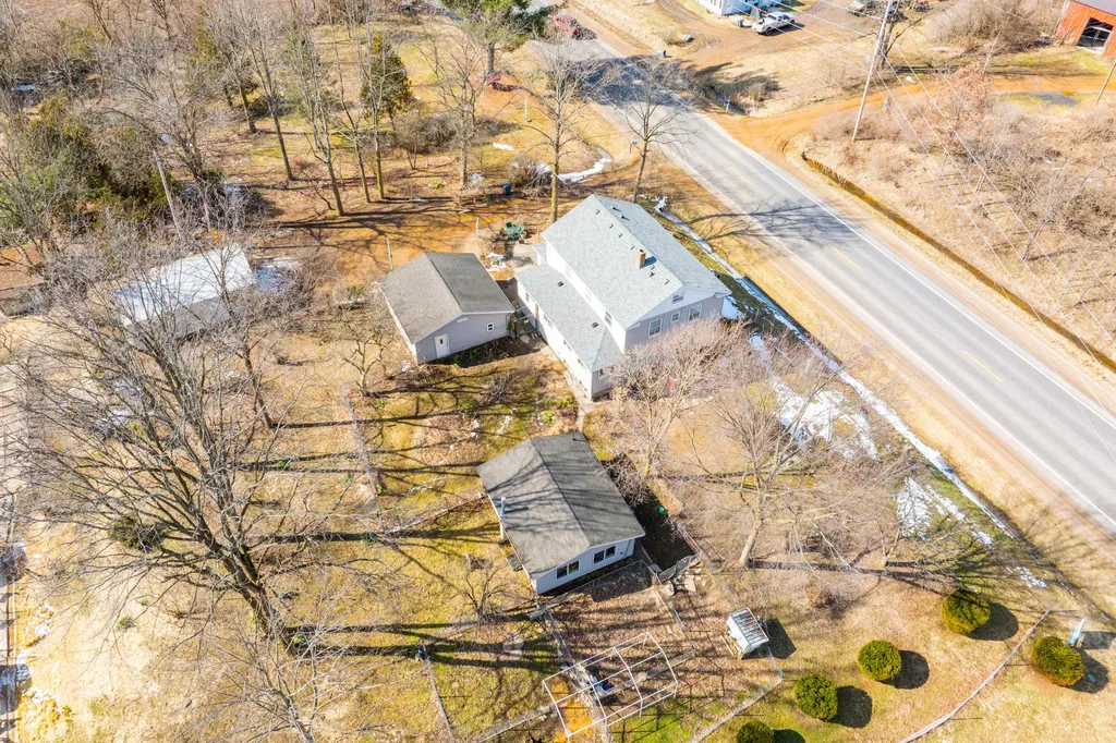 35553 M 43 Waverly Township MI 49079