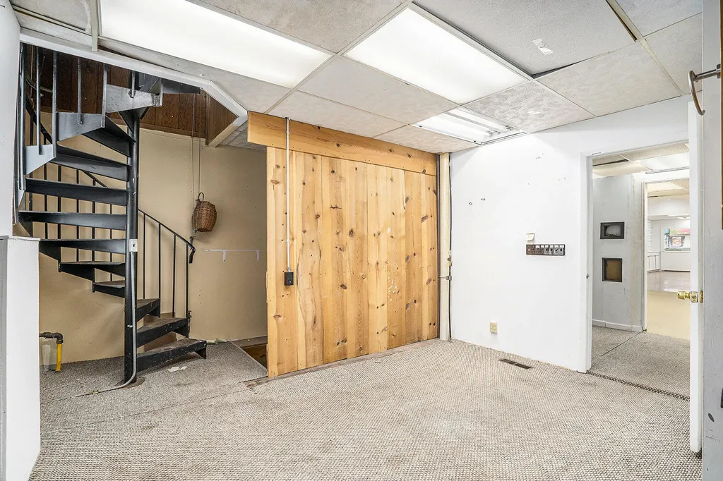 106 Locust Street Allegan City MI 49010