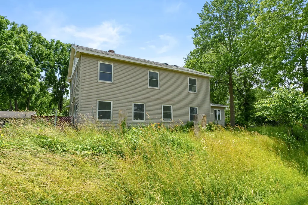 35553 M 43 Waverly Township MI 49079